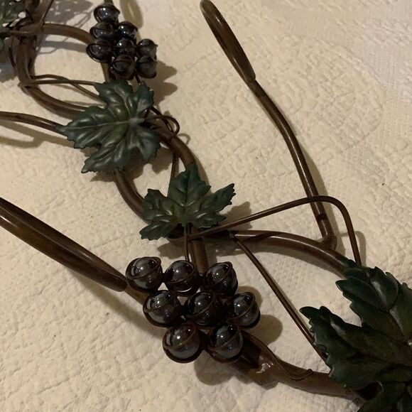 Wine bottle wall hanging. - Picture 4 of 10